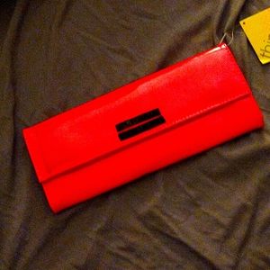 Thinner NEON clutch